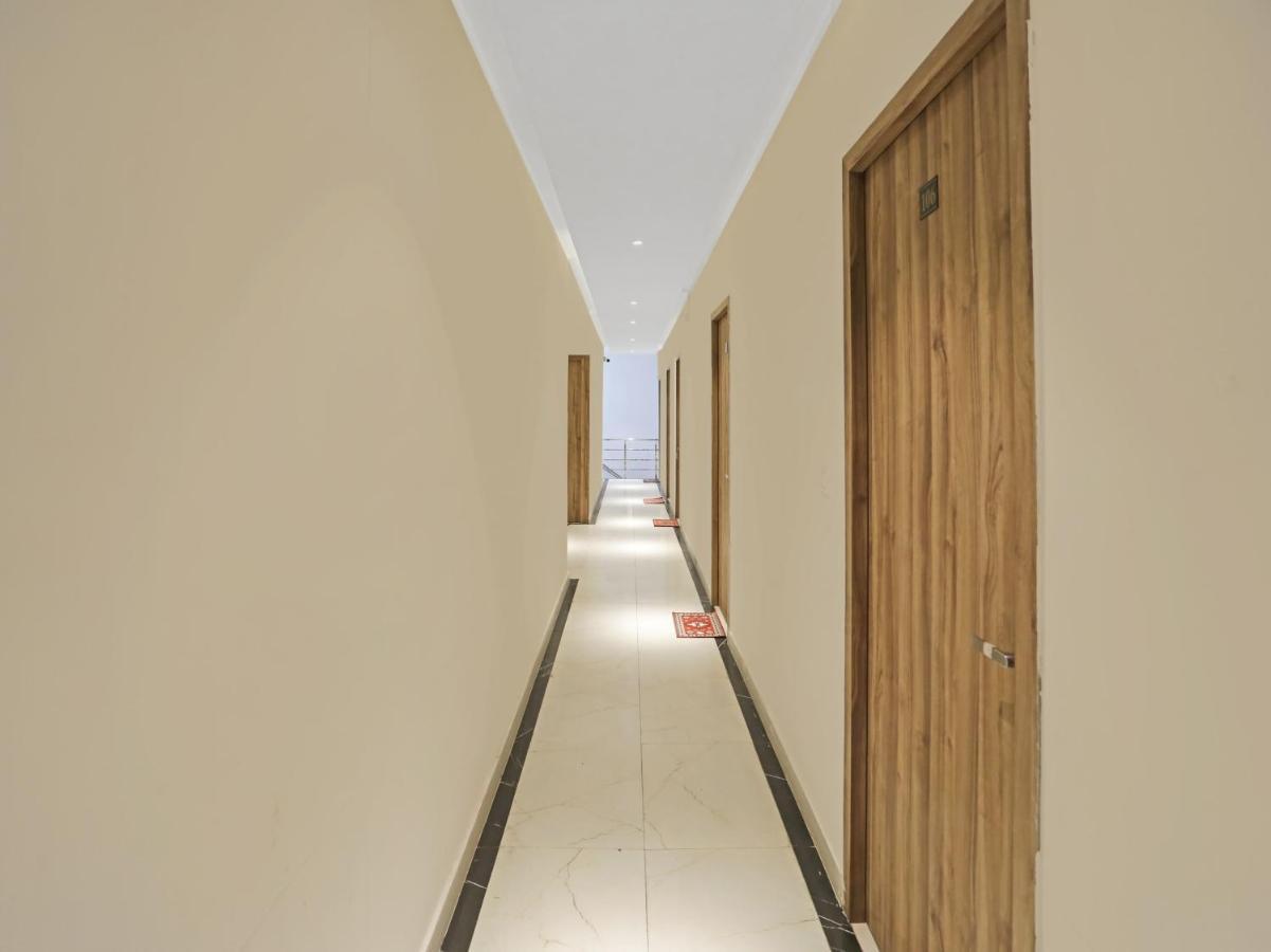 Collection O 85238 Tulika Garden Hotel Izatnagar Ngoại thất bức ảnh