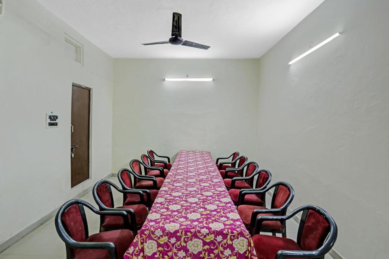 Collection O 85238 Tulika Garden Hotel Izatnagar Ngoại thất bức ảnh
