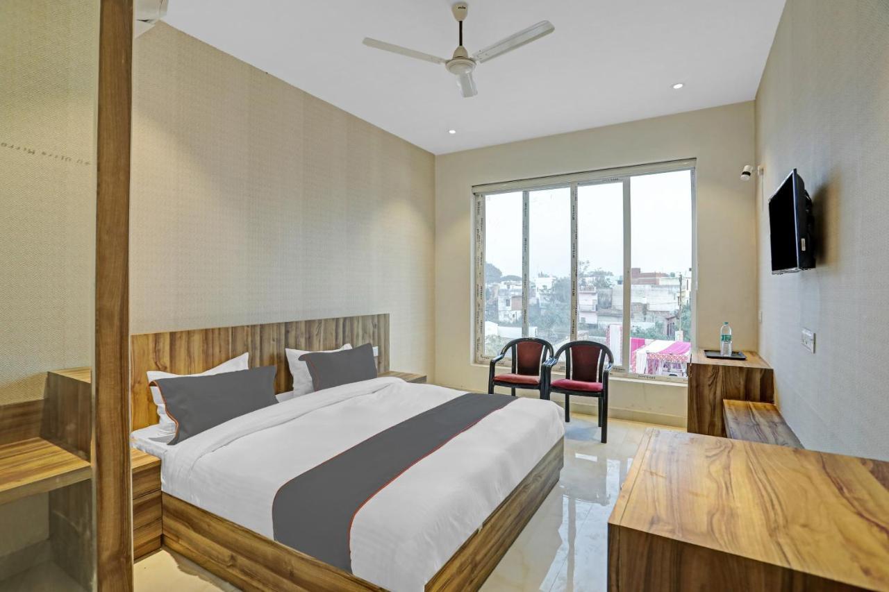Collection O 85238 Tulika Garden Hotel Izatnagar Ngoại thất bức ảnh
