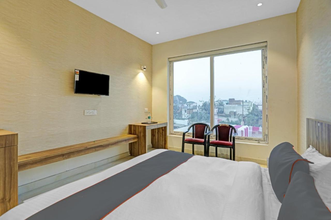 Collection O 85238 Tulika Garden Hotel Izatnagar Ngoại thất bức ảnh