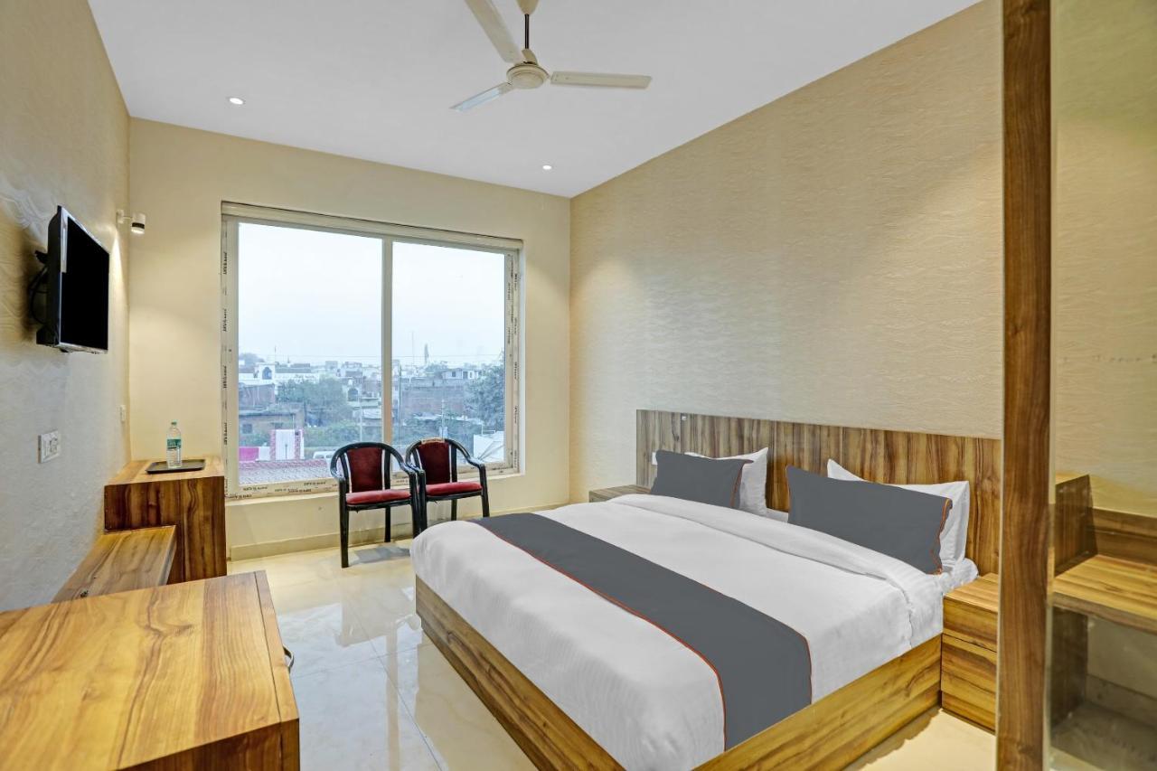 Collection O 85238 Tulika Garden Hotel Izatnagar Ngoại thất bức ảnh