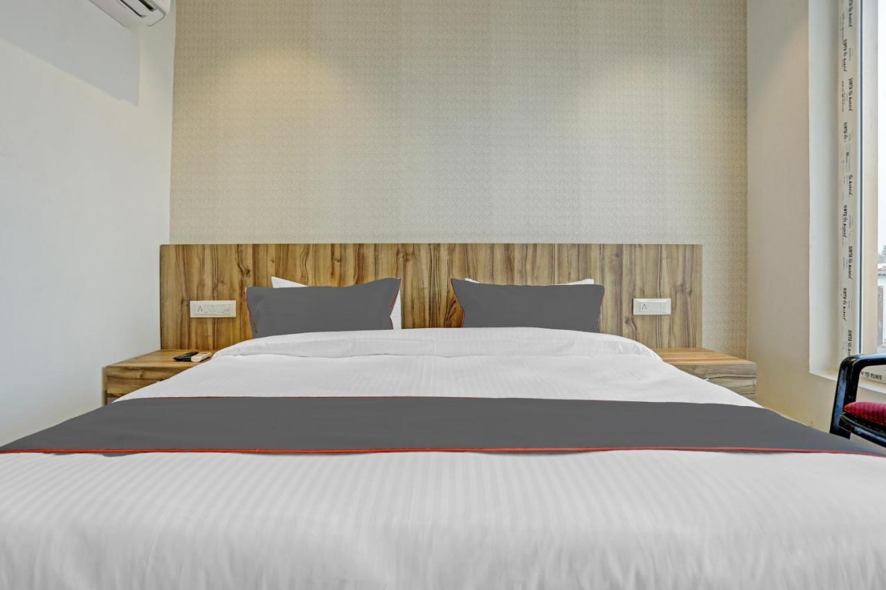 Collection O 85238 Tulika Garden Hotel Izatnagar Ngoại thất bức ảnh